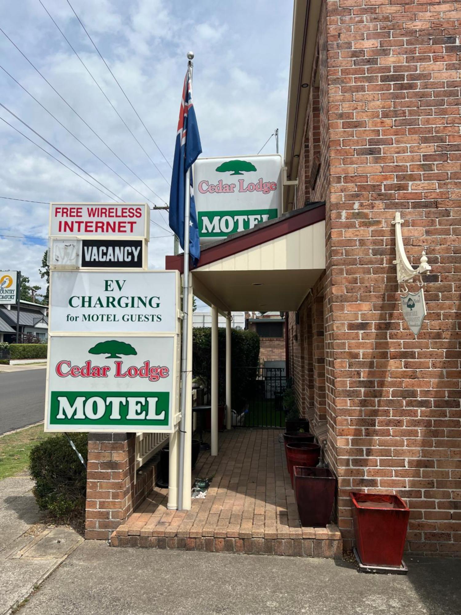 Cedar Lodge Motel Armidale Esterno foto